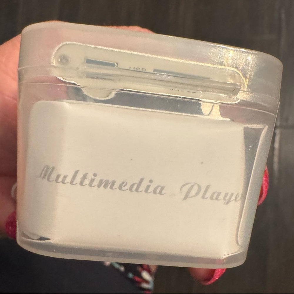 MP3 Multimedia Player - White - Picture 7 of 7